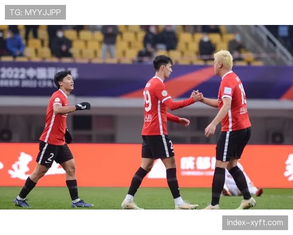 胡荷韬联赛拦截次数排名第一 成都蓉城中场展现出色防守预判